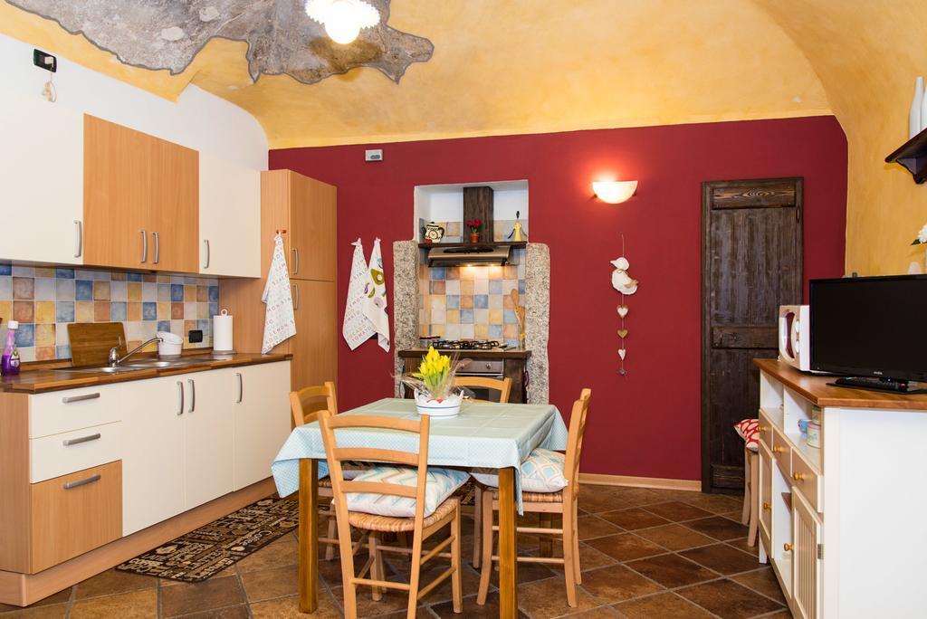 Casa Corte Alla Rocca Arona Dış mekan fotoğraf