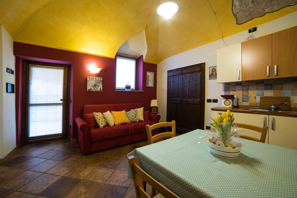 Casa Corte Alla Rocca Arona Dış mekan fotoğraf