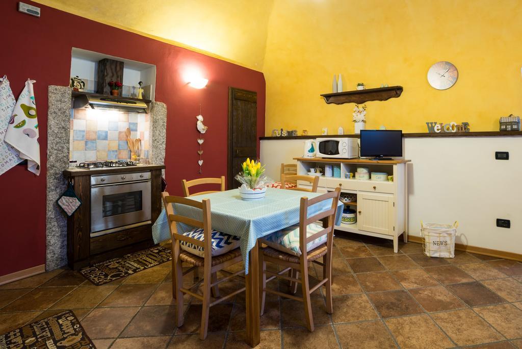 Casa Corte Alla Rocca Arona Dış mekan fotoğraf