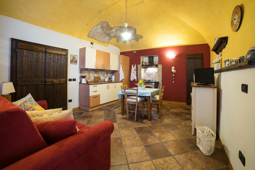 Casa Corte Alla Rocca Arona Dış mekan fotoğraf